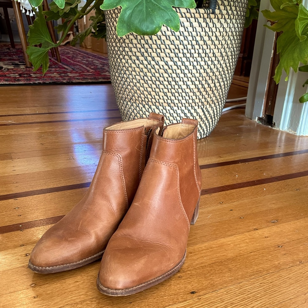 Madewell brown leather ankle boots size 9